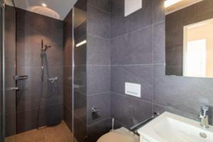 Dusche/WC (Musterfoto)