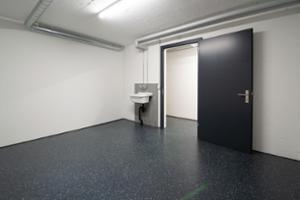 Lager mit Lavabo